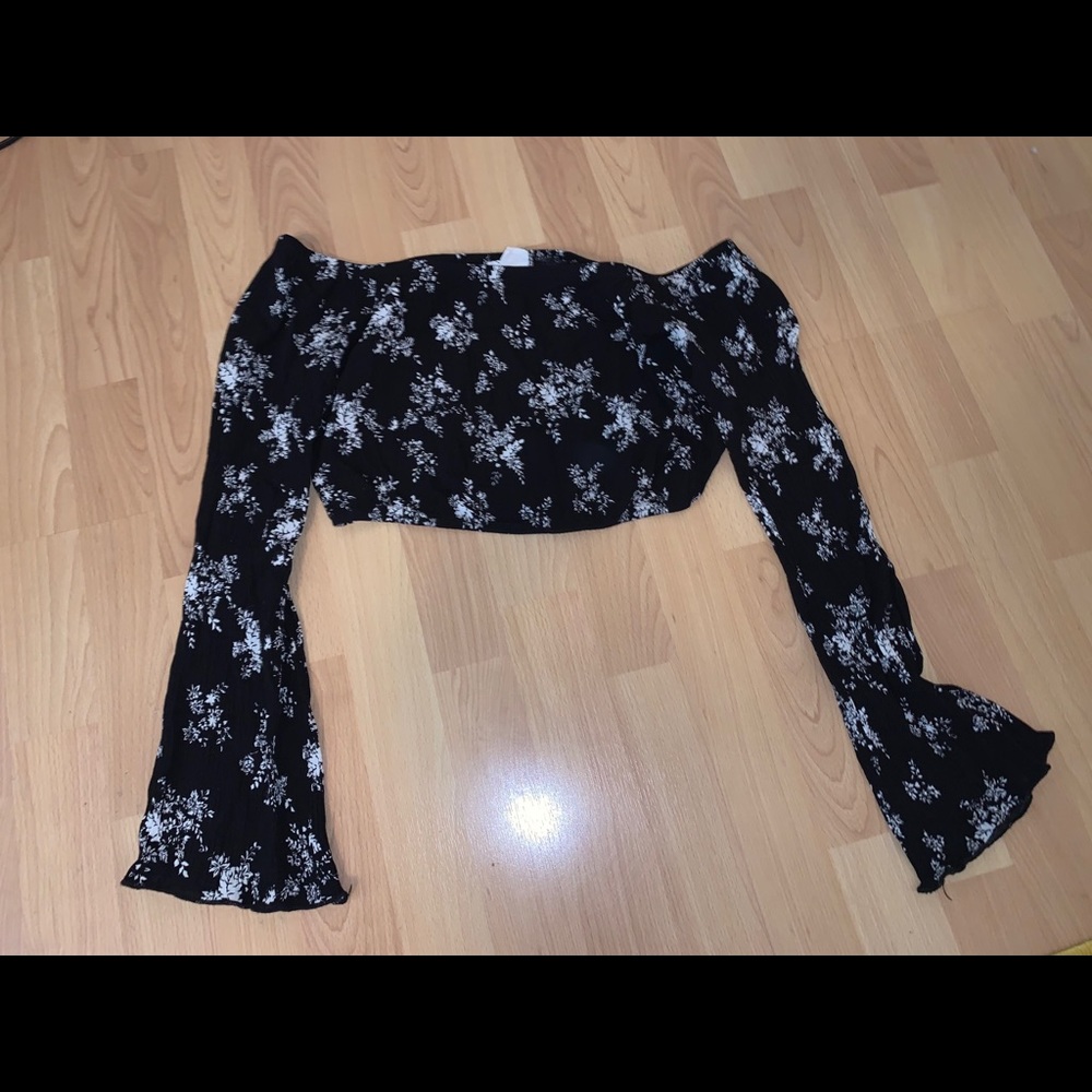 Long sleeve crop top